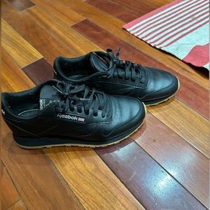 Reebok Classic Men's size 9 (black)